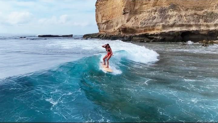 kuta surfing school with brothers surf school